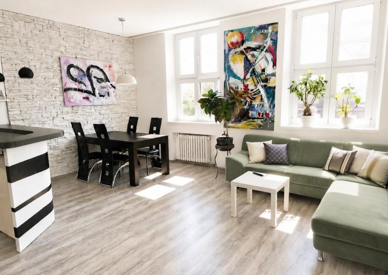ACCENT REAL - 4-IZBOVÝ STAROMESTSKÝ BYT (105M2) V STAROM MESTE S VYSOKÝMI STROPMI A S  KRÁSNYM VÝHĽADOM